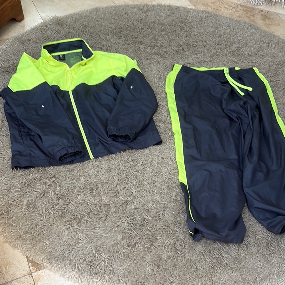 Unisex Jogging Suit Black w/neon XL very nice w/easy Zipper Polyester w/Mesh